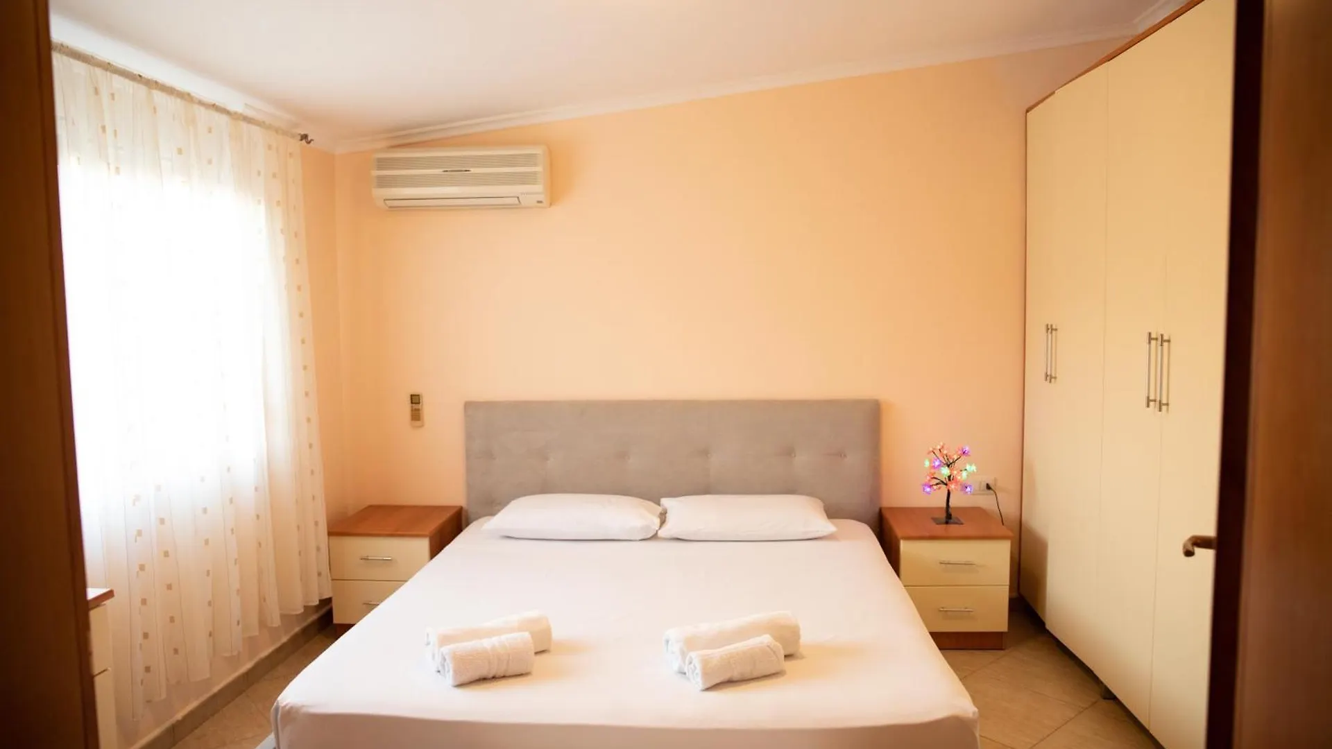 Appartement Sunseekers Sky Balcony - Sea View Rooftop In Durrës