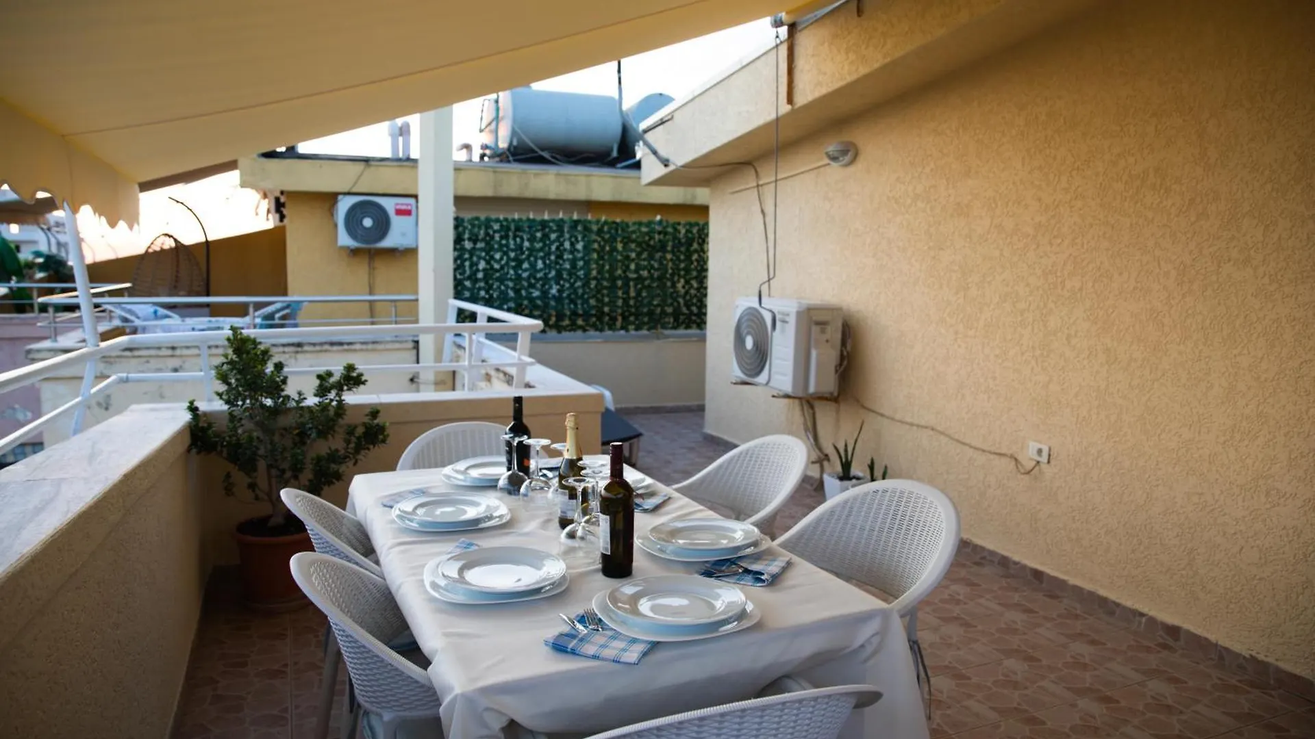 Sunseekers Sky Balcony - Sea View Rooftop In Durrës Appartement
